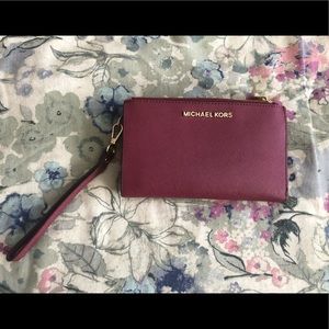 Michael Kors Jet Set Double Zip Wristlet.